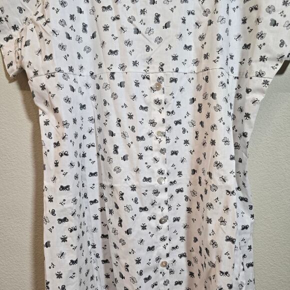 No label butterfly and flowers printed dress or muumuu.  Front button-up. Sz S-M - Picture 2 of 6